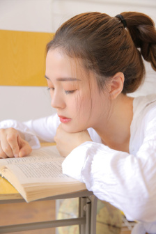 《纏繞的夜晚》免費(fèi)觀看